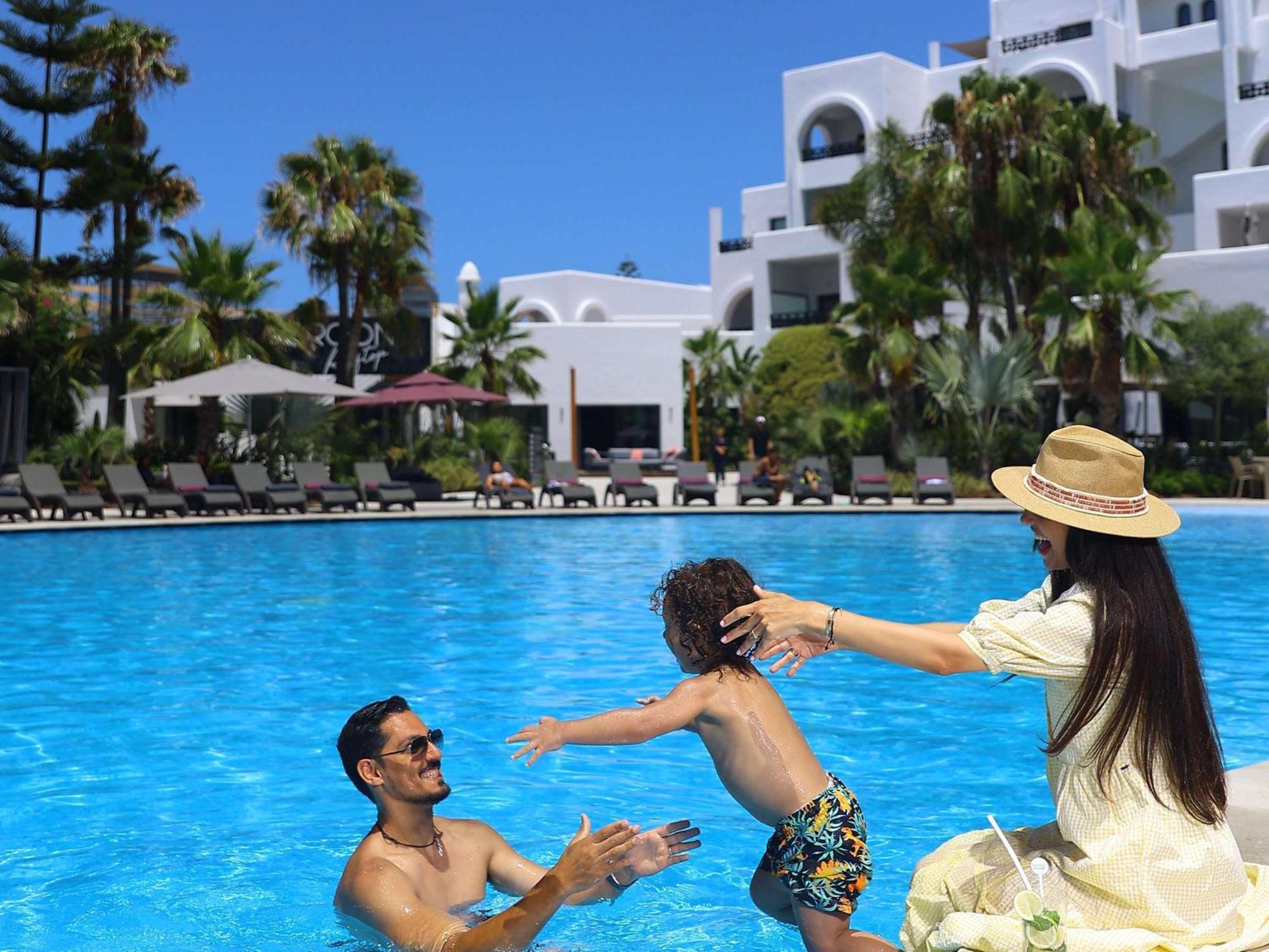 Pullman Mazagan Royal Golf & Spa Džadída Exteriér fotografie Family at a resort in Tunisia